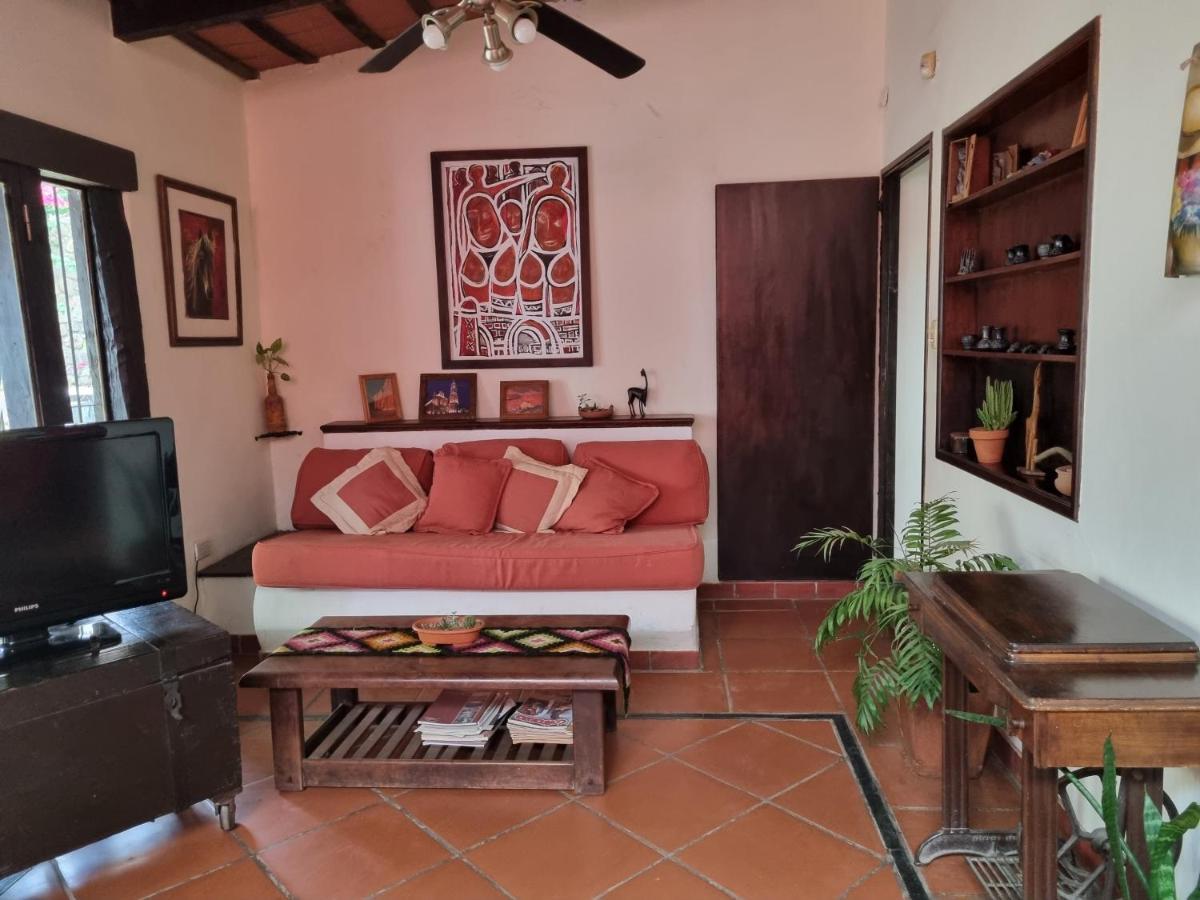 Hostal Las Rosas Salta Eksteriør billede